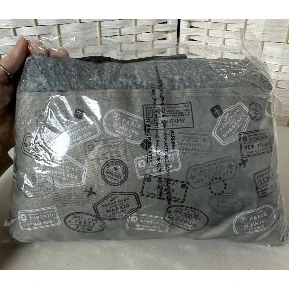 The Loot Company‎ 2 In 1 Travel Blanket Gray/Blue Fleece NWT